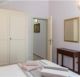 4 Bedroom Villa with Pool near Milna, Brac Island Sleeps 8 